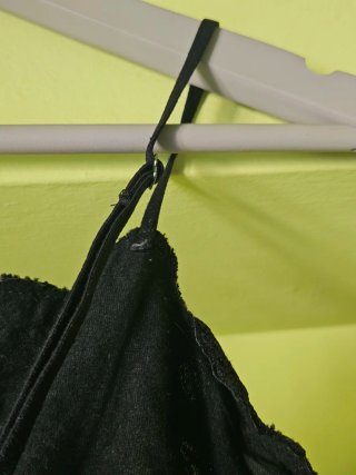 Top encaje Stradivarius negro