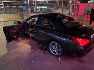 Mercedes-Benz Clase CLA interesado paso vídeo