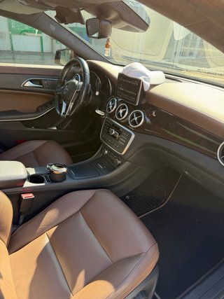 Mercedes-Benz Clase CLA interesado paso vídeo