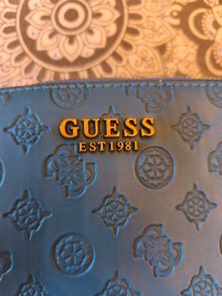 Bolso Guess Azul y Dorado