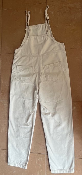 Mono vaquero Bershka beige T. XS