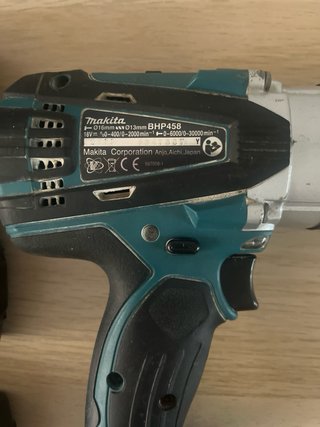 Taladro Makita BHP458 con cargador y baterías