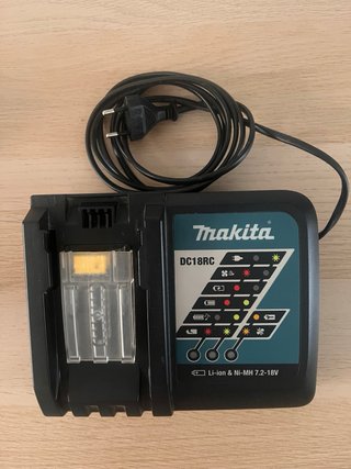 Taladro Makita BHP458 con cargador y baterías