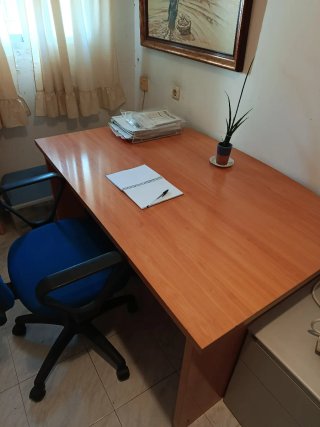Mesa de oficina/estudio, madera, color claro