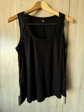 Camiseta tirantes negra básica