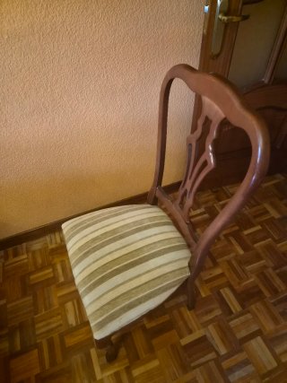 Sofá Piel 2 Plazas + Mesa Comedor sillas y espejo.