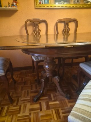 Sofá Piel 2 Plazas + Mesa Comedor sillas y espejo.