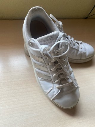 Zapatillas Adidas Blancas y plata