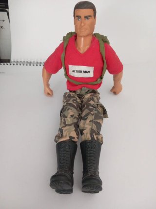 Muñeco Action Man con mochila