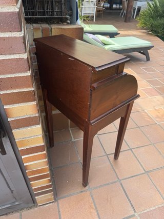 Boureau, escritorio de madera marron