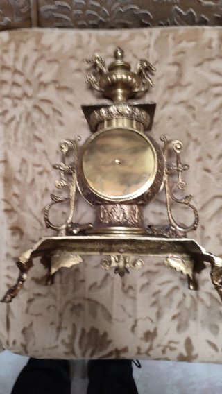 Reloj de sobremesa antiguo de bronce