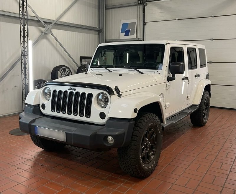 Jeep Wrangler Unlimited 2.8CRD 200cv Sahara - foto 1