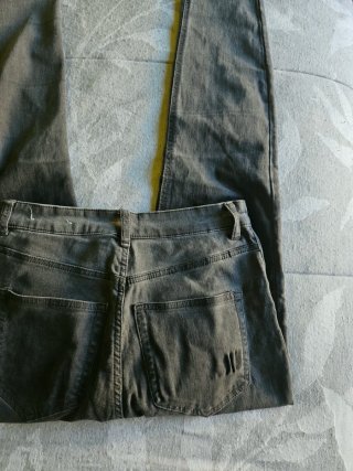 Pantalón Pull&Bear gris