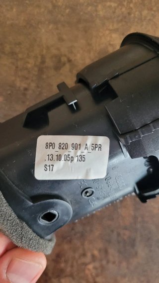 Aireador Audi A3 8P Original 8P0820901