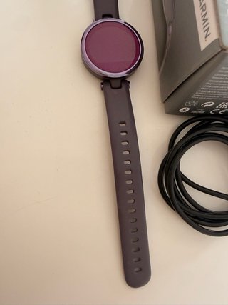 Reloj Garmin Lily Sport usado dos veces.