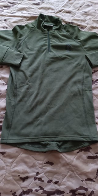 Camiseta térmica verde con cremallera talla S