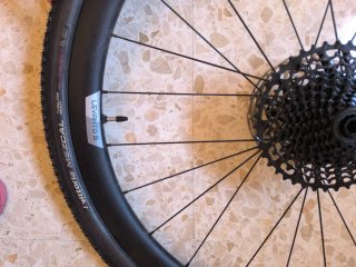 Ruedas Gravel Carbono Forza Levantó G