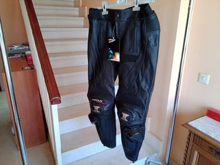 Pantalón cuero NUEVO roleff mono moto talla L 52