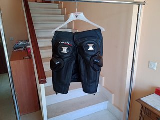 Pantalón cuero NUEVO roleff mono moto talla L 52
