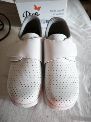Zapatos de trabajo blancos