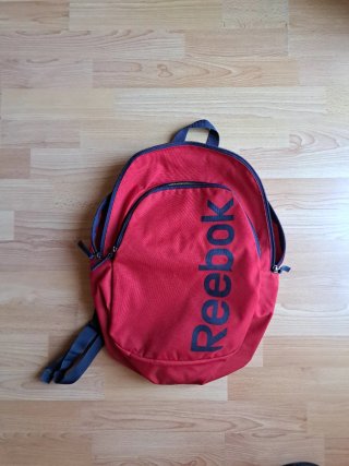 Mochila Reebok Roja y Azul Marino