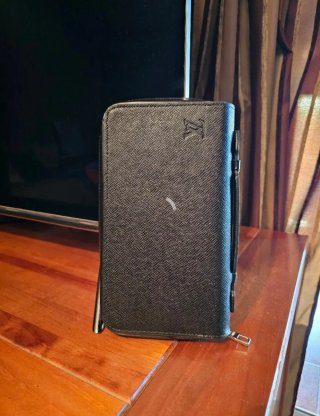 Louis Vuitton Zippy XL Cartera Negra.