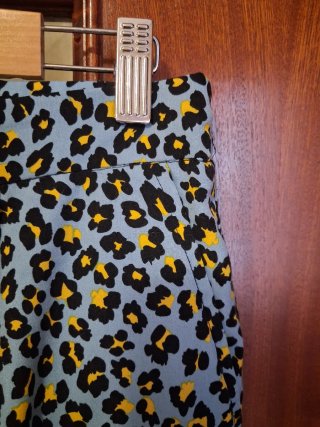 Pantaloni donna fantasia leopardata