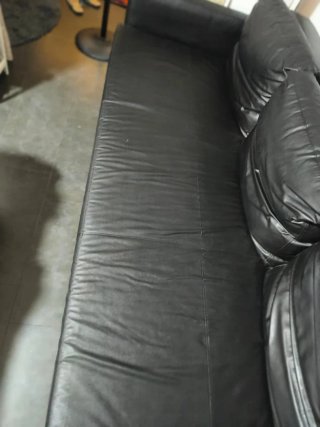 Divano letto Ikea in pelle nera
