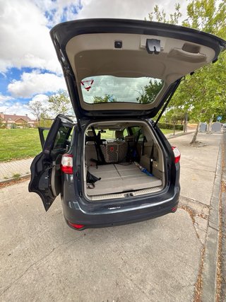 Ford Grand C-MAX 2012