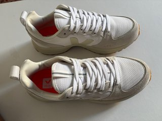 Zapatillas Veja Hombre Beige y Blanco