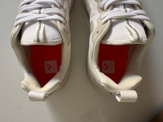Zapatillas Veja Hombre Beige y Blanco
