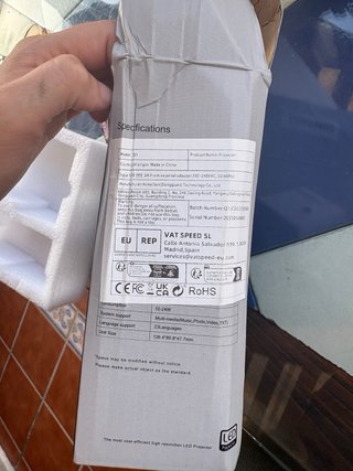 Proyector Lecoo con accesorios