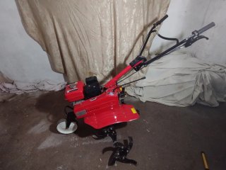 Motocultor Rojo