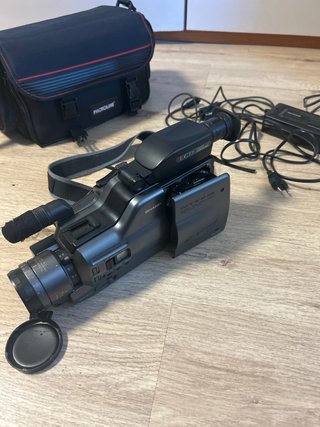 Videocámara VHS-C Sharp VL-C8000S