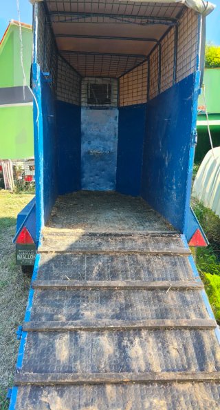 Remolque para el transporte de animales o enseres.
