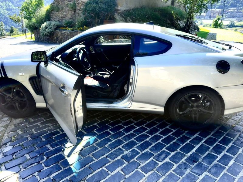 Hyundai Coupe 2003 - foto 1