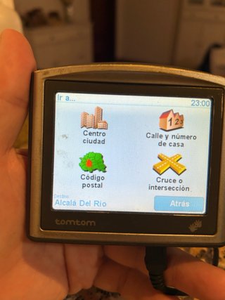 2 Navegadores TomTom y i-Joy con cargador