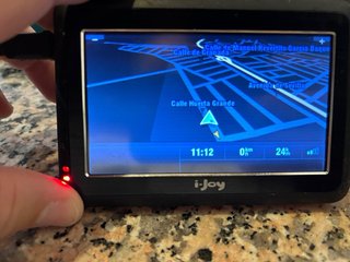 2 Navegadores TomTom y i-Joy con cargador