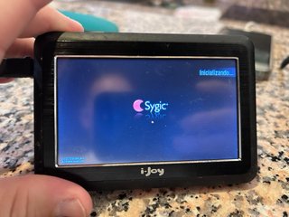 2 Navegadores TomTom y i-Joy con cargador