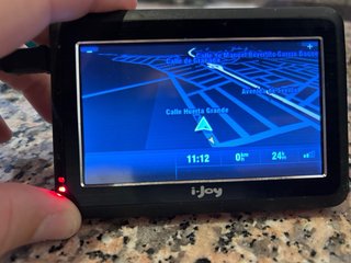 2 Navegadores TomTom y i-Joy con cargador