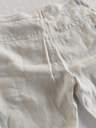 Bermuda de lino beige