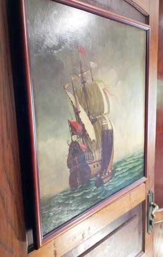 Pintura al óleo de barco en el mar
