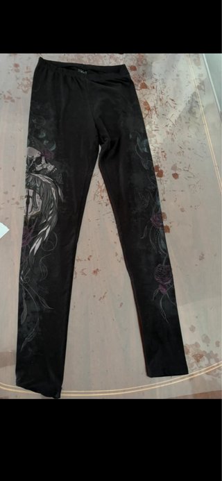 Leggings negros góticos calavera y rosas de EMP