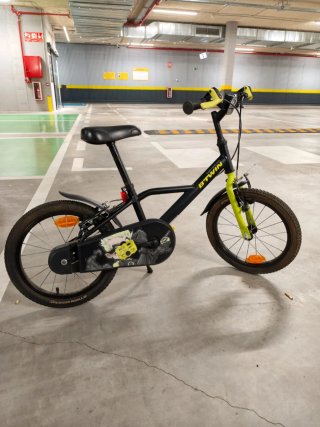 Bicicleta infantil BTWIN negra y verde