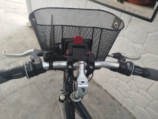 Bicicleta BTWIN Negra con Cesta