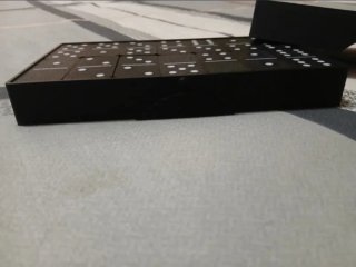 Juego de dominó negro