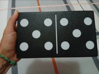 Juego de dominó negro