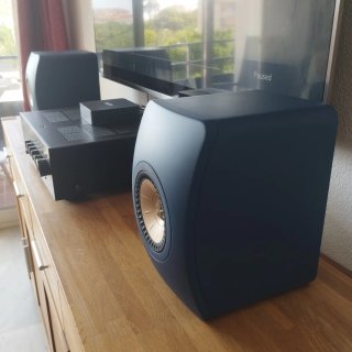 Altavoces KEF LS50 Meta + Ampli Yamaha