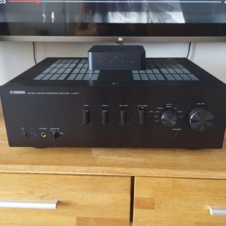Altavoces KEF LS50 Meta + Ampli Yamaha