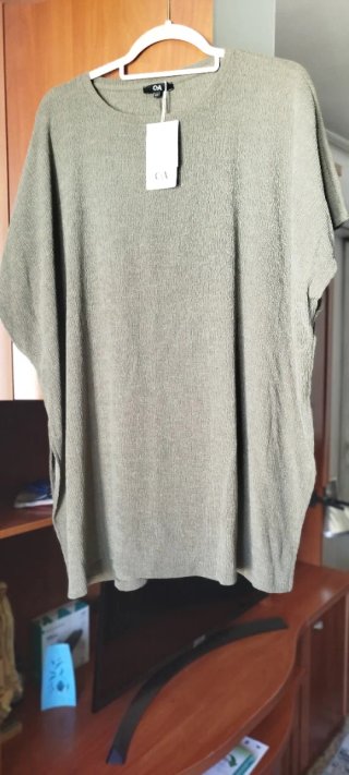 Camiseta C&A verde oliva talla XXXXL